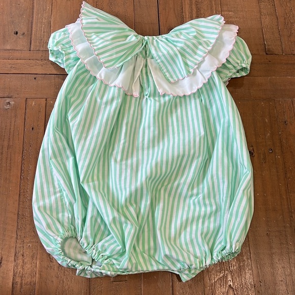 Isabel Garreton oversized collar bubble romper 12 months green stripe boutique - Picture 7 of 8